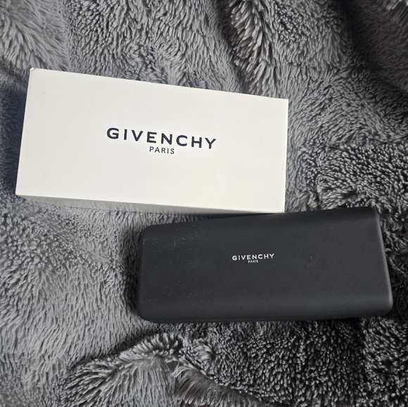 Givenchy Sunglasses Brand New With Case - Picture 5 of 5